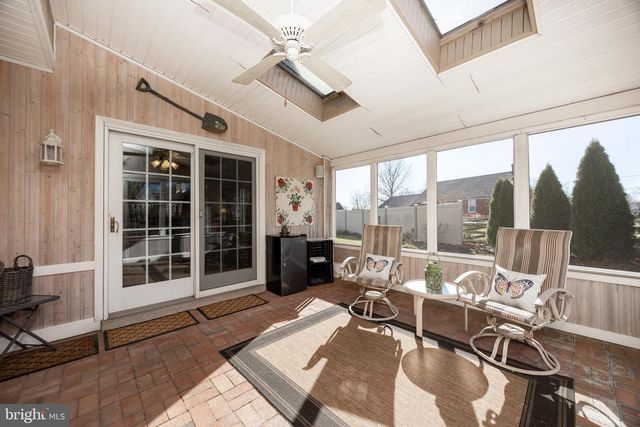 3 CAROUSEL DR, Telford, PA 18969