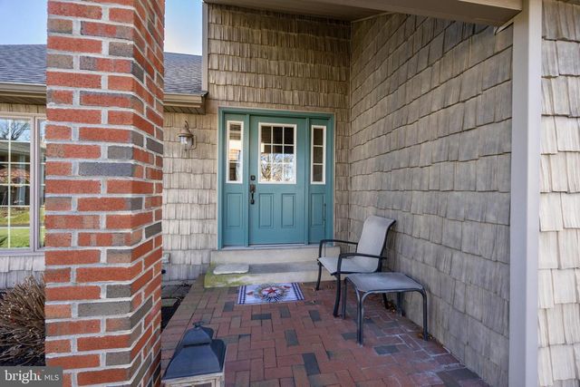 3 CAROUSEL DR, Telford, PA 18969