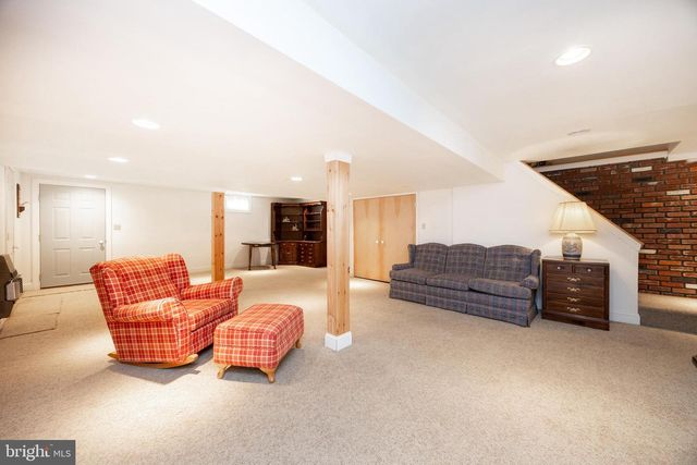 3 CAROUSEL DR, Telford, PA 18969