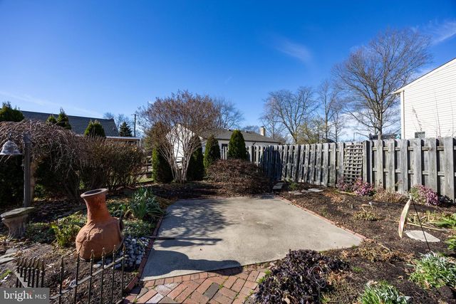 3 CAROUSEL DR, Telford, PA 18969