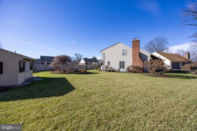 3 CAROUSEL DR, Telford, PA 18969