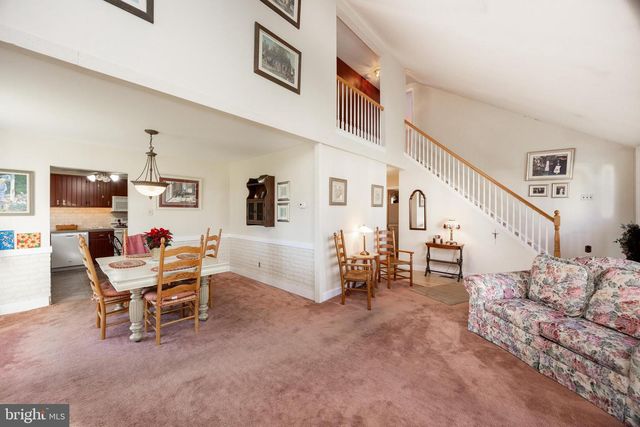 3 CAROUSEL DR, Telford, PA 18969