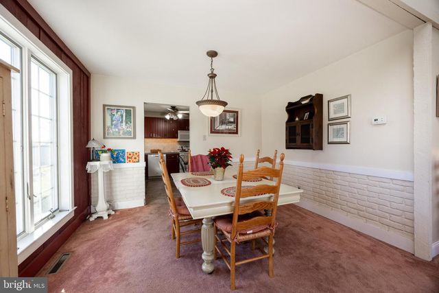 3 CAROUSEL DR, Telford, PA 18969