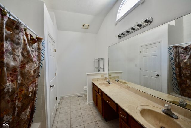 7749 Chesapeake Drive E, Indianapolis, IN 46236