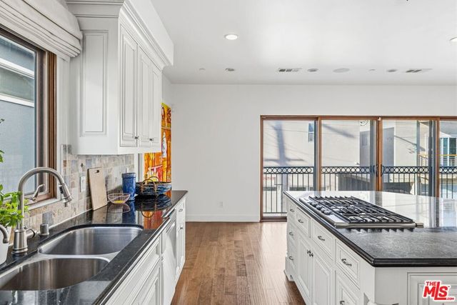 17 Privateer Street, Marina Del Rey, CA 90292