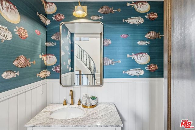 17 Privateer Street, Marina Del Rey, CA 90292