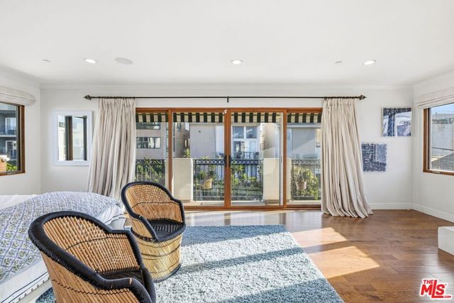 17 Privateer Street, Marina Del Rey, CA 90292