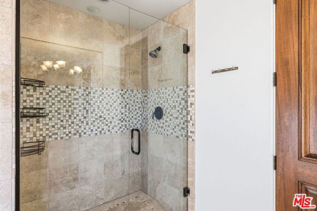 17 Privateer Street, Marina Del Rey, CA 90292