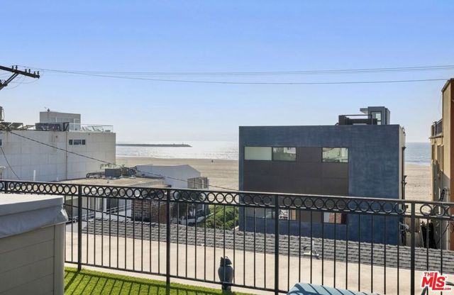 17 Privateer Street, Marina Del Rey, CA 90292