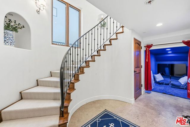 17 Privateer Street, Marina Del Rey, CA 90292