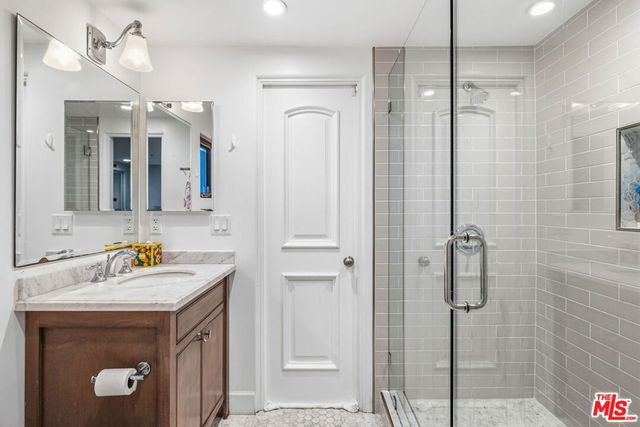 17 Privateer Street, Marina Del Rey, CA 90292