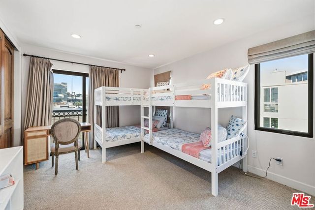 17 Privateer Street, Marina Del Rey, CA 90292