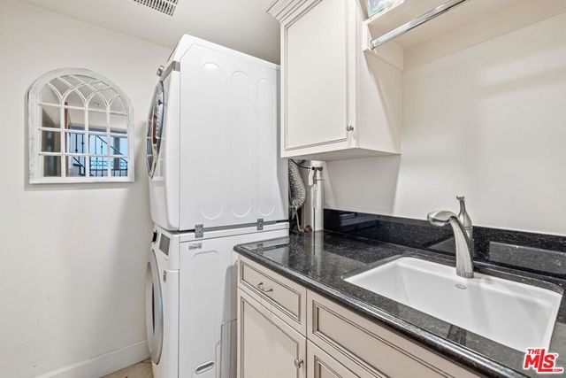 17 Privateer Street, Marina Del Rey, CA 90292