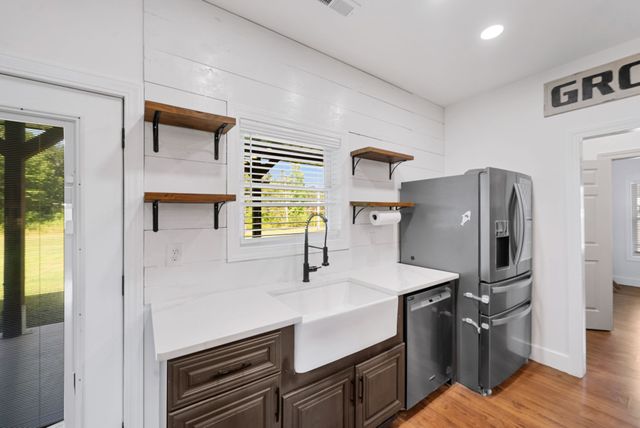 4108 Summertown Hwy, Summertown, TN 38483