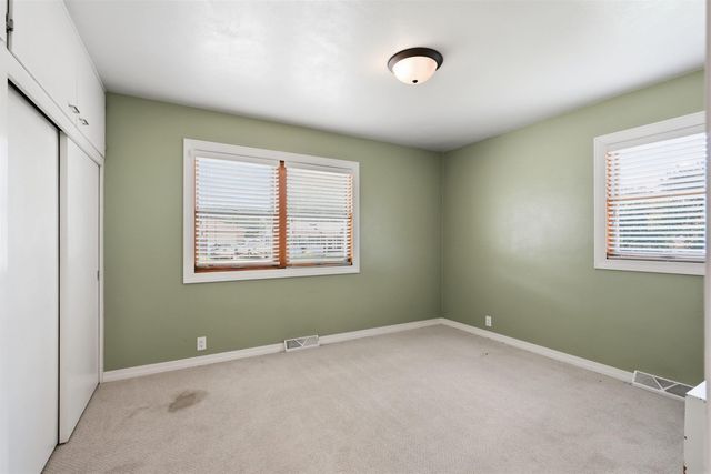 2724 Barton Avenue, Waterloo, IA 50702