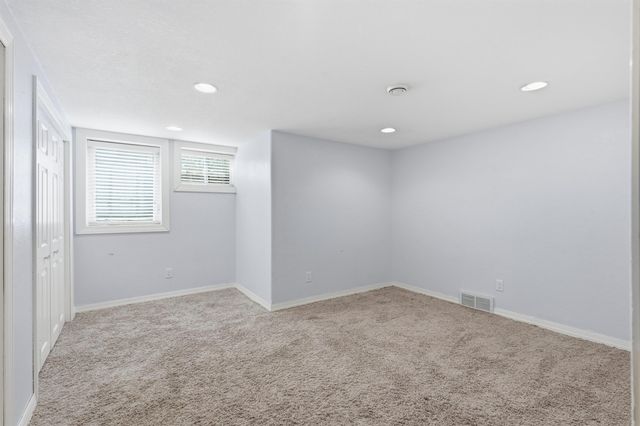 2724 Barton Avenue, Waterloo, IA 50702