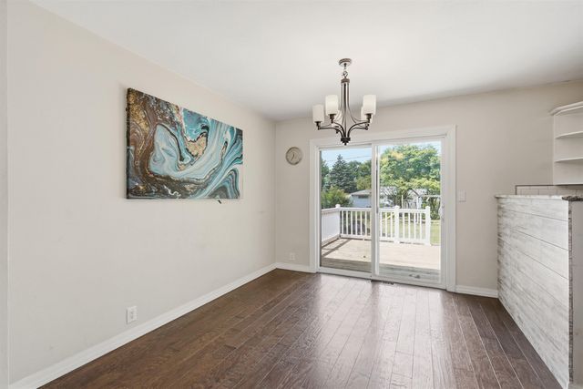 2724 Barton Avenue, Waterloo, IA 50702