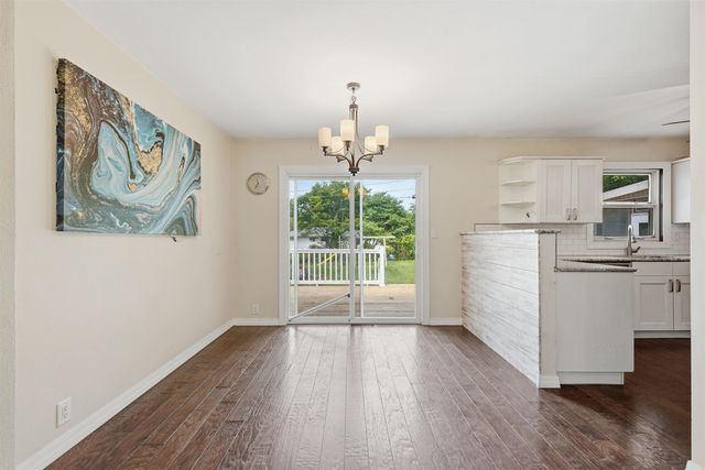 2724 Barton Avenue, Waterloo, IA 50702