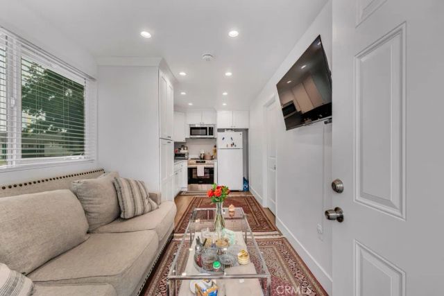 6852 Claire Avenue, Reseda, CA 91335