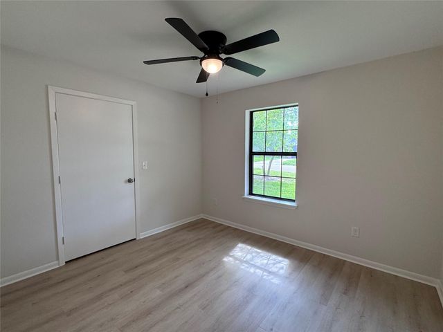 111 Little Bill Lane, Willis, TX 77378