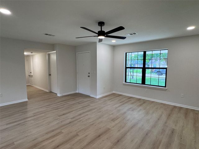111 Little Bill Lane, Willis, TX 77378