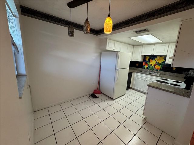 4050 4TH STREET N 305, St Petersburg, FL 33703