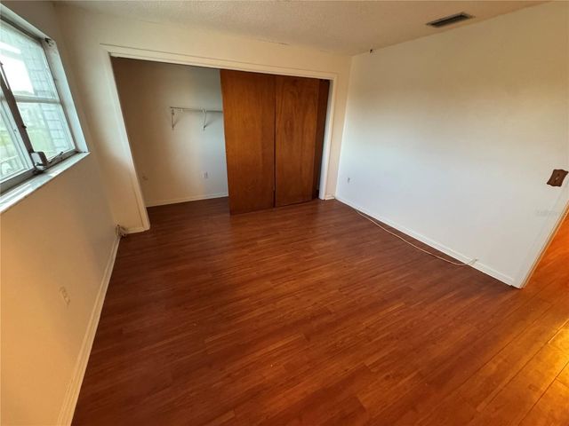 4050 4TH STREET N 305, St Petersburg, FL 33703