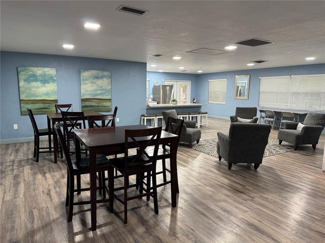 4050 4TH STREET N 305, St Petersburg, FL 33703