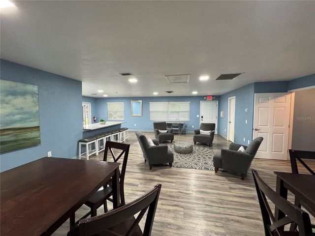 4050 4TH STREET N 305, St Petersburg, FL 33703