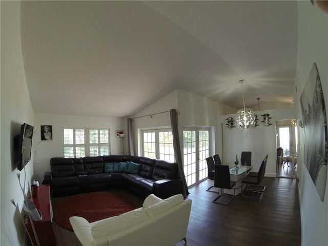 9138 Bedford Drive, Boca Raton, FL 33434