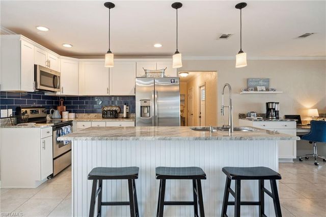 5231 SW 2nd PL, Cape Coral, FL 33914