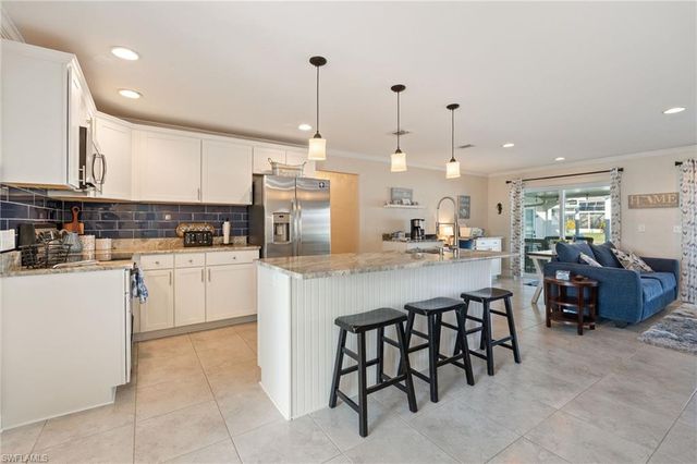 5231 SW 2nd PL, Cape Coral, FL 33914