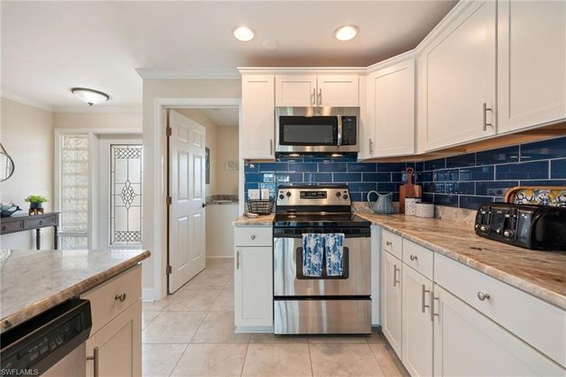 5231 SW 2nd PL, Cape Coral, FL 33914