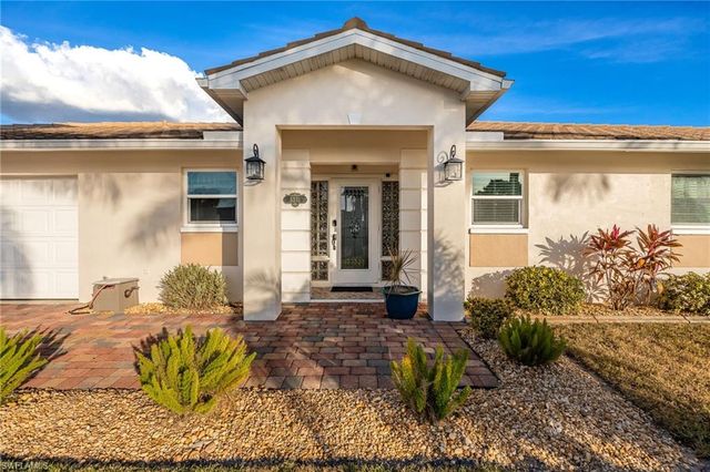 5231 SW 2nd PL, Cape Coral, FL 33914