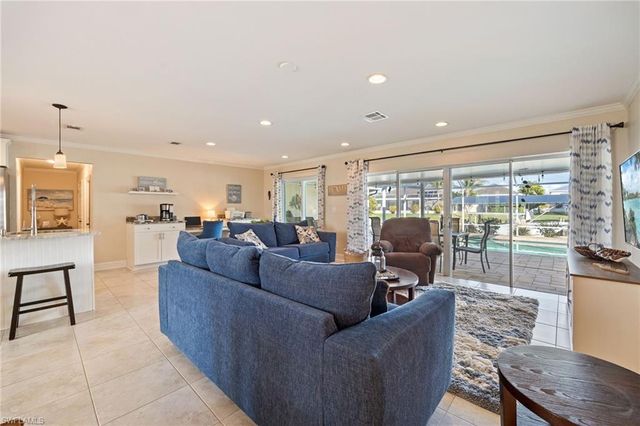 5231 SW 2nd PL, Cape Coral, FL 33914