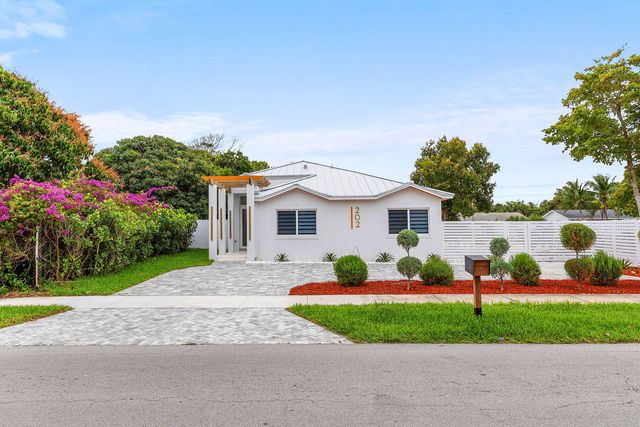 202 SE 4th Street, Delray Beach, FL 33483