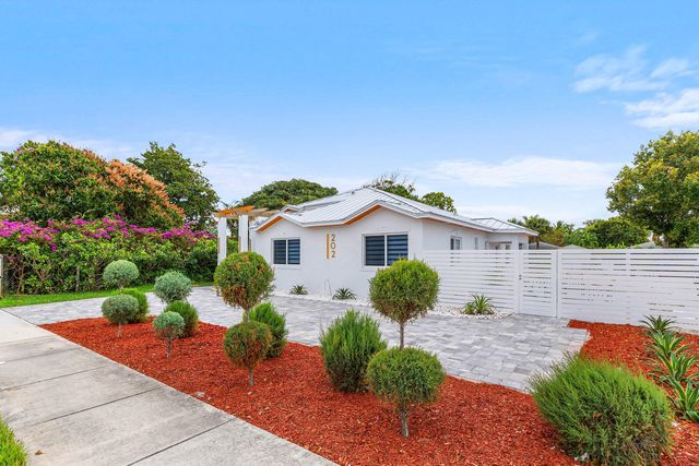 202 SE 4th Street, Delray Beach, FL 33483
