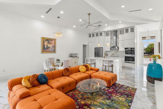 202 SE 4th Street, Delray Beach, FL 33483