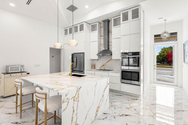 202 SE 4th Street, Delray Beach, FL 33483