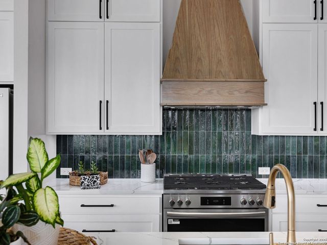 8214 Sierra Hermosa, San Antonio, TX 78255