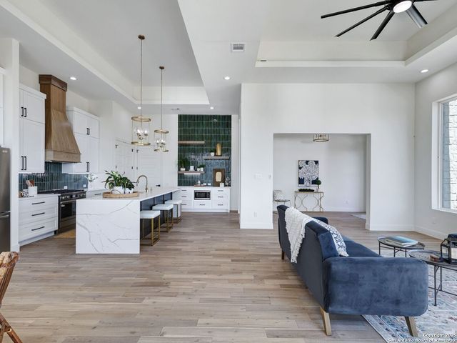 8214 Sierra Hermosa, San Antonio, TX 78255