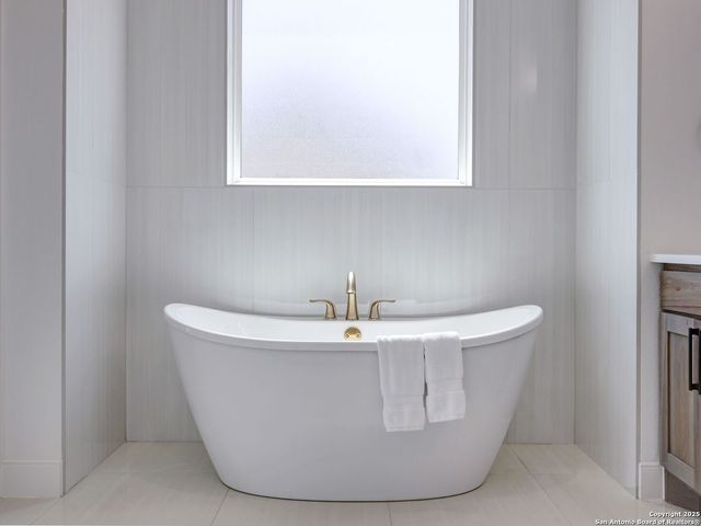 8214 Sierra Hermosa, San Antonio, TX 78255