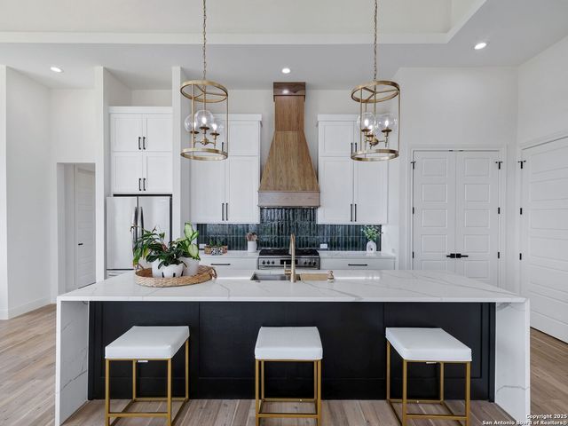 8214 Sierra Hermosa, San Antonio, TX 78255