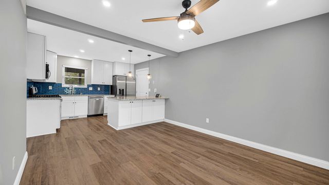 236 Kimrich Circle N, Valparaiso, IN 46385