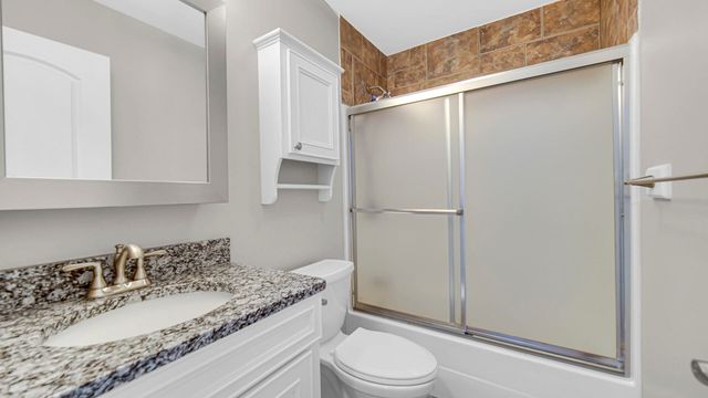 236 Kimrich Circle N, Valparaiso, IN 46385