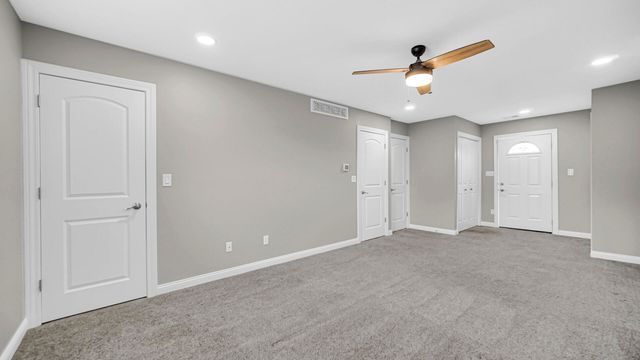 236 Kimrich Circle N, Valparaiso, IN 46385