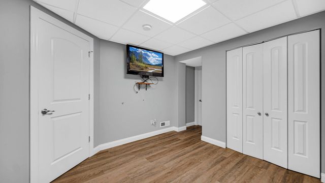 236 Kimrich Circle N, Valparaiso, IN 46385