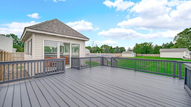 236 Kimrich Circle N, Valparaiso, IN 46385