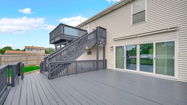 236 Kimrich Circle N, Valparaiso, IN 46385