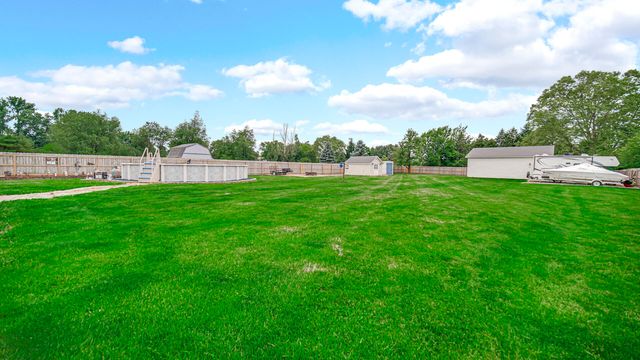236 Kimrich Circle N, Valparaiso, IN 46385